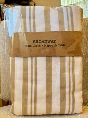 BrandNew Rustic Pottery Barn style table cloth 60X108” Khaki